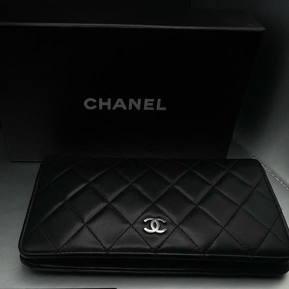 Authenticated Chanel lambskin black wallet with box and COA - Picture 2 of 8